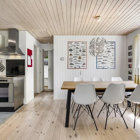 בית נופש Awesome In With 2 Bedrooms And Internet אבלטופט