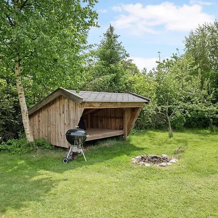 Awesome In With 2 Bedrooms And Internet Holiday home